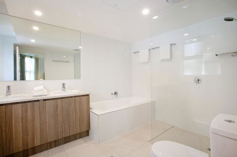 Emerald Noosa - Accommodation Asia 28
