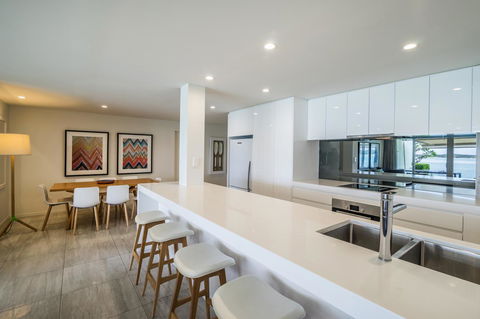 Noosa Harbour Resort - Accommodation Asia 42