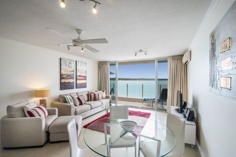 Noosa Harbour Resort - Accommodation Asia 11