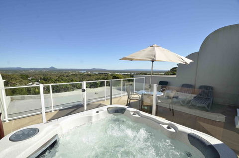 Noosa Hill Resort - Accommodation Asia 1