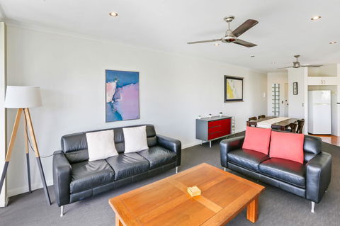 On The Beach Apartments - Accommodation China 5