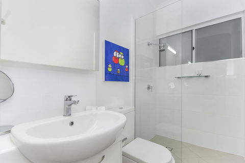 By The Sea Port Douglas - Accommodation Asia 14