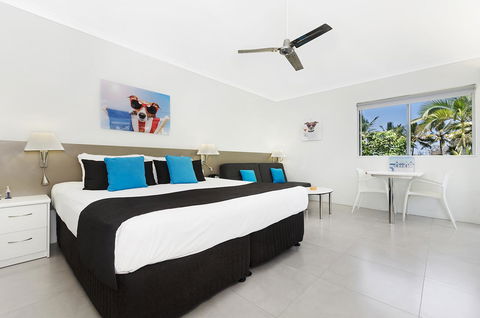 By The Sea Port Douglas - Accommodation Asia 15