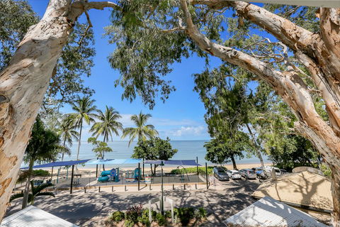 Paradise On The Beach Resort - Accommodation China 11