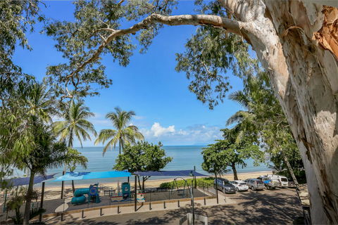 Paradise On The Beach Resort - Accommodation China 14