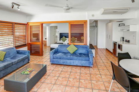 Paradise On The Beach Resort - Accommodation China 15