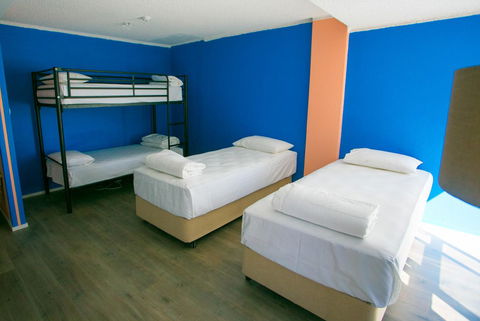 Rainbow Bay Backpackers - Accommodation Asia 10