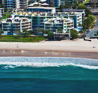 Rolling Surf Resort - Accommodation Asia