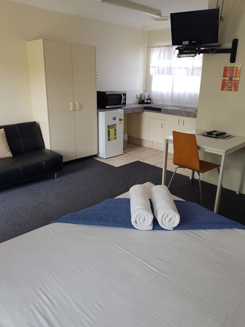 Twin Pines Motel - Accommodation China 15