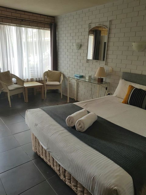 Twin Pines Motel - Accommodation China 17