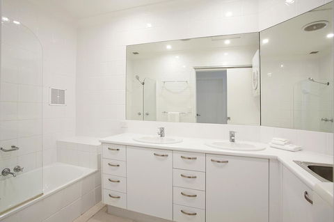 Noosa Shores Resort - Accommodation Asia 1