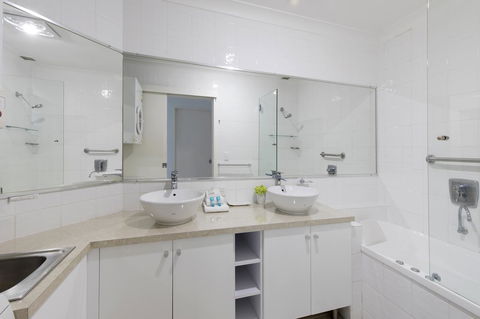 Noosa Shores Resort - Accommodation Asia 16