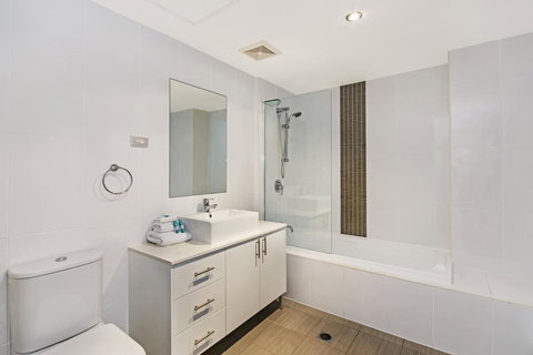 Redvue Holiday Apartments - Accommodation Asia 11