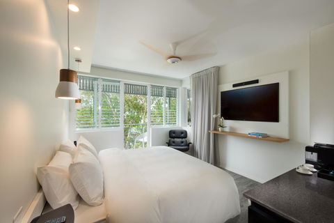 Heart Hotel And Gallery Whitsundays - Accommodation Asia 3