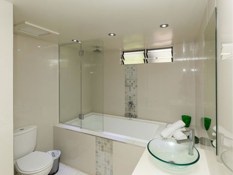 Beach Lodges - Accommodation Asia 12