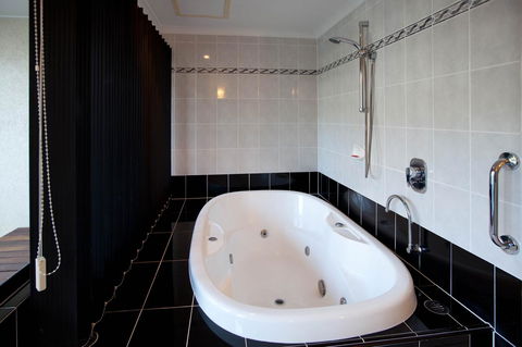 Regal Port Douglas - Accommodation Guide 27