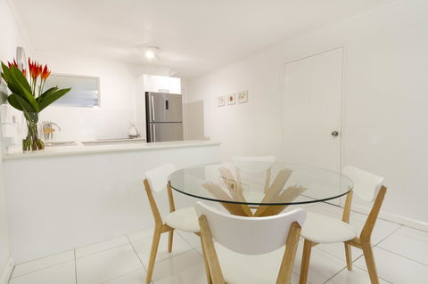 The White House Port Douglas - Accommodation Guide 13