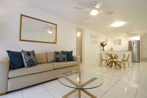 The White House Port Douglas - Accommodation Guide 2