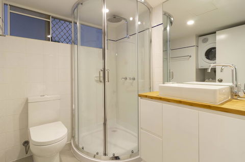 The White House Port Douglas - Accommodation Guide 4