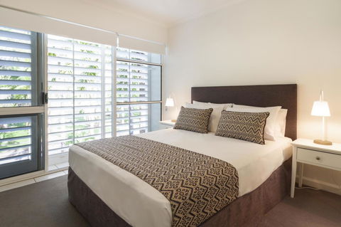 The White House Port Douglas - Accommodation Guide 6