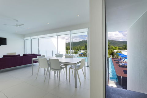 Pool Resort Port Douglas - Accommodation Guide 19