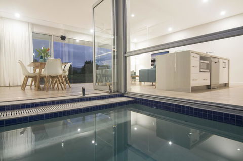 Pool Resort Port Douglas - Accommodation Guide 36