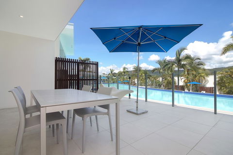 Pool Resort Port Douglas - Accommodation Guide 9