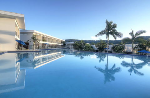 Pool Resort Port Douglas - Accommodation Guide 1