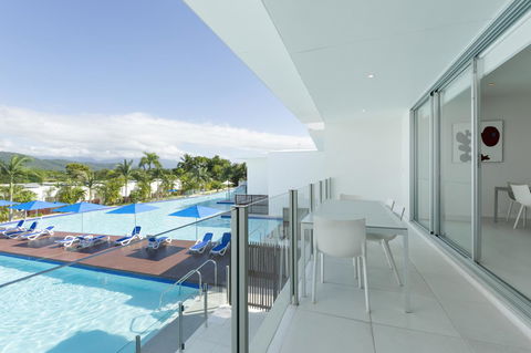 Pool Resort Port Douglas - Accommodation Guide 26