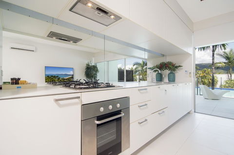 Pool Resort Port Douglas - Accommodation Guide 8