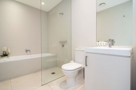 Pool Resort Port Douglas - Accommodation Guide 29