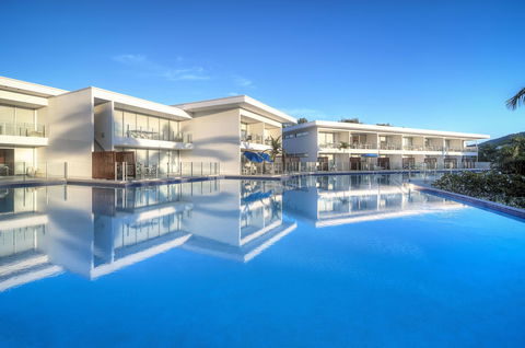 Pool Resort Port Douglas - Accommodation Guide 2