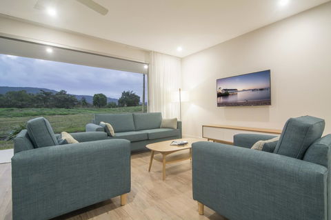 Pool Resort Port Douglas - Accommodation Guide 38