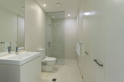 Pool Resort Port Douglas - Accommodation Guide 25