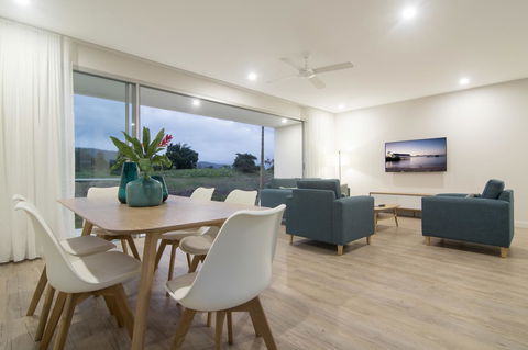 Pool Resort Port Douglas - Accommodation Guide 39