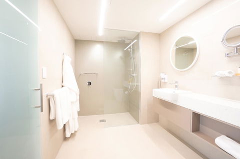 Pacific Hotel Cairns - Accommodation Asia 5