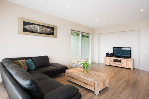 Whitsunday Reflections - Accommodation Asia 9