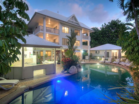 The Port Douglas Queenslander - Accommodation Guide 0