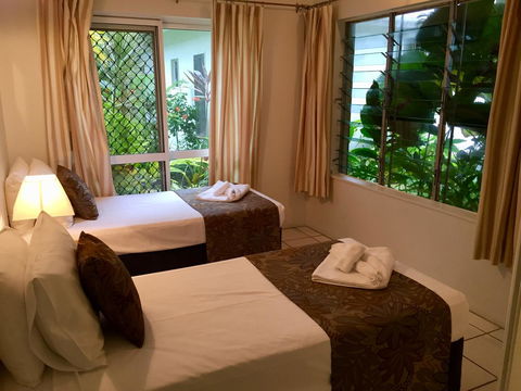 The Port Douglas Queenslander - Accommodation Guide 2