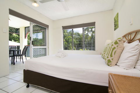 The Port Douglas Queenslander - Accommodation Guide 9