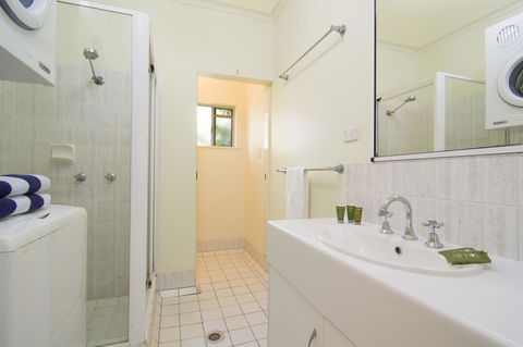 The Port Douglas Queenslander - Accommodation Guide 12