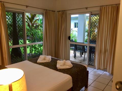 The Port Douglas Queenslander - Accommodation Guide 4