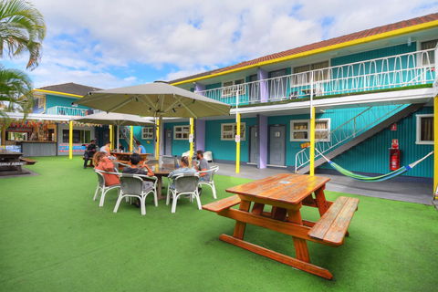 Backpackers In Paradise 18-35 Hostel - Accommodation China 2
