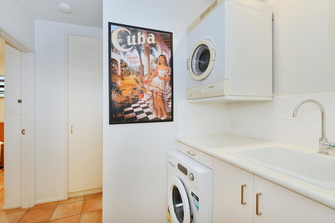 [ ANDY'S BEACH HOUSE ] - Accommodation Guide 30