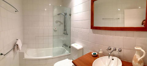 Bayona 1 Little Cove - Accommodation Asia 8