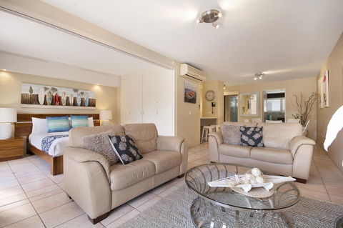 Saks On Hastings - Accommodation Asia 29
