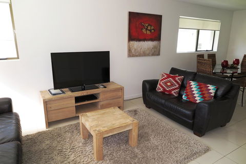 Saks On Hastings - Accommodation Asia 26
