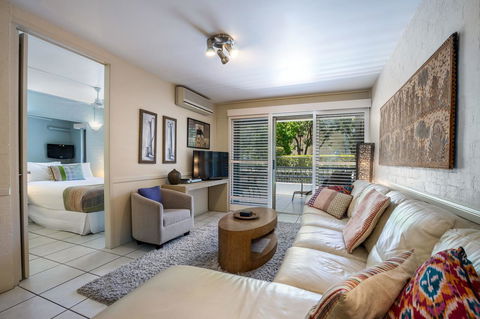 Saks On Hastings - Accommodation Asia 41