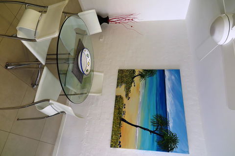 Saks On Hastings - Accommodation Asia 24