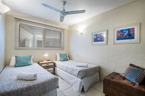 Saks On Hastings - Accommodation Asia 39